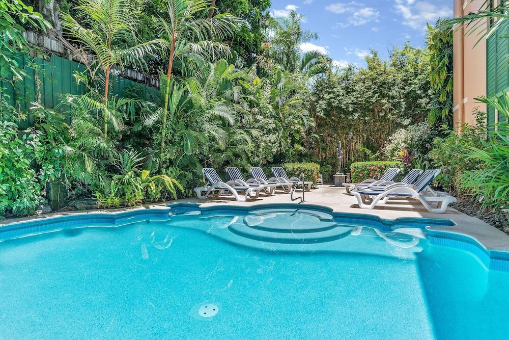 Martinique On Macrossan Aparthotel Port Douglas Eksteriør bilde