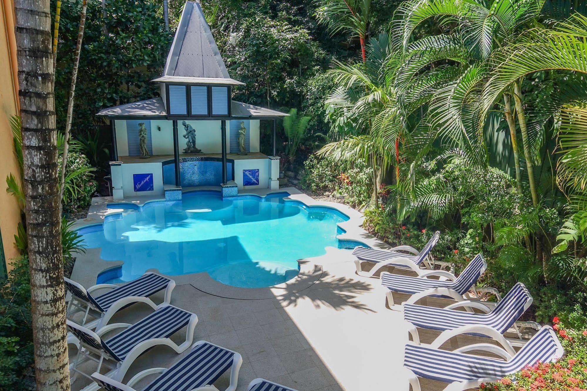 Martinique On Macrossan Aparthotel Port Douglas Eksteriør bilde