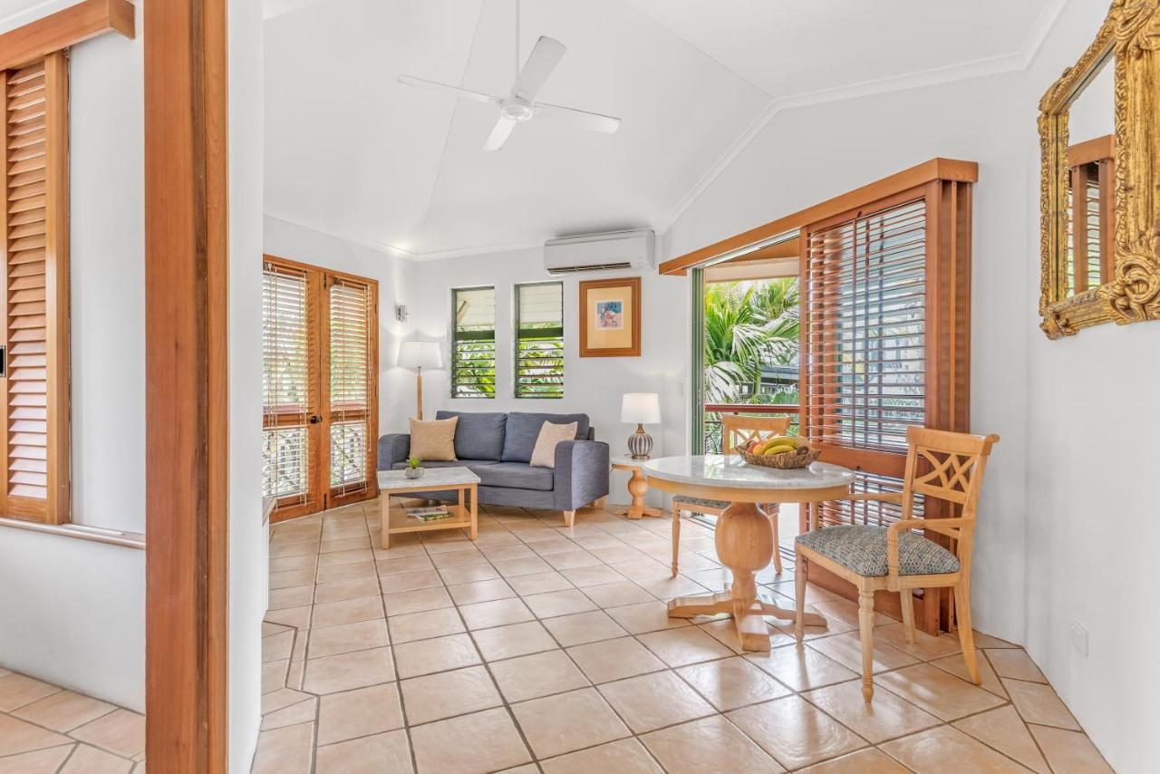 Martinique On Macrossan Aparthotel Port Douglas Eksteriør bilde