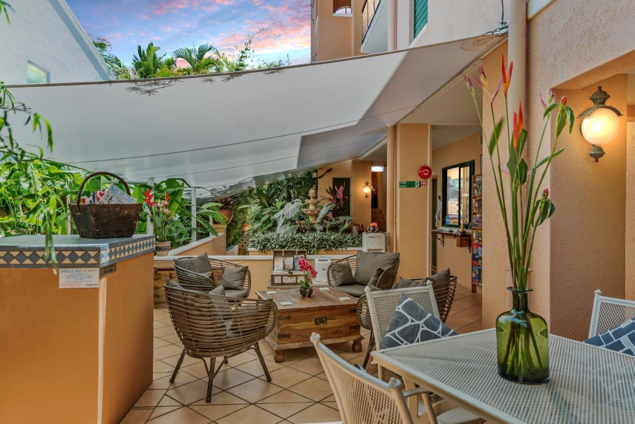 Martinique On Macrossan Aparthotel Port Douglas Eksteriør bilde
